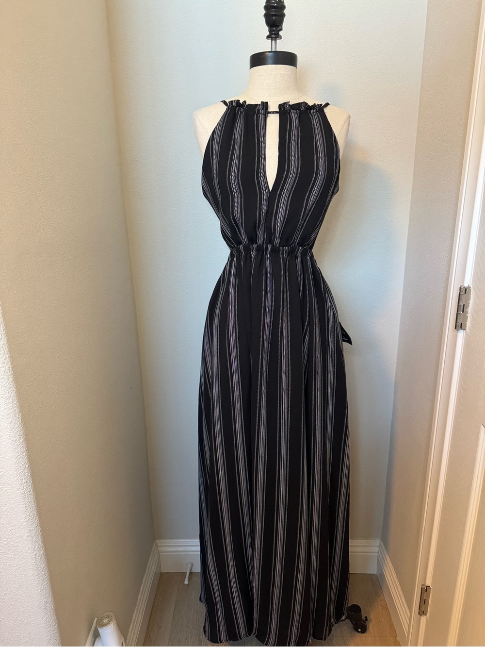 Lulus Stripe a Chord Black Striped Cutout Backless Midi Dress NWT - Picture 3 of 7